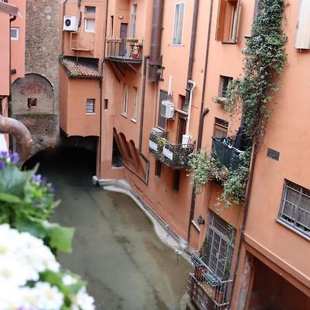 בולוניה Little Apartment Over The Canal מראה חיצוני תמונה